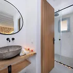 Legendary Hotel 3*